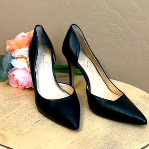 Jessica Simpson 7.5 pointy heel